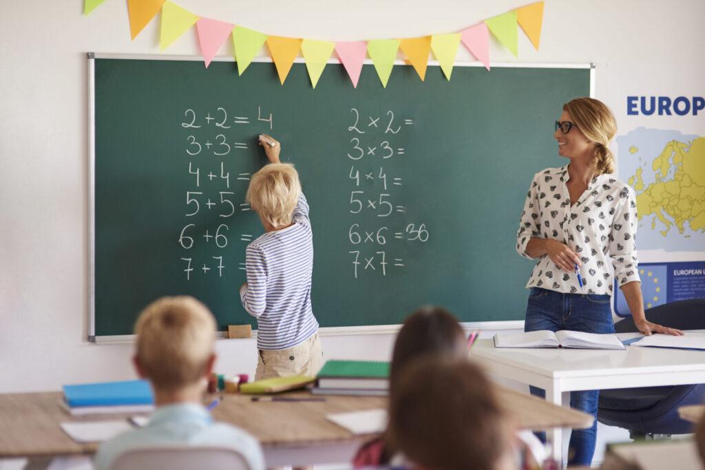 Být pedagogem na nižším stupni základní školy je mnohdy velmi náročné.
